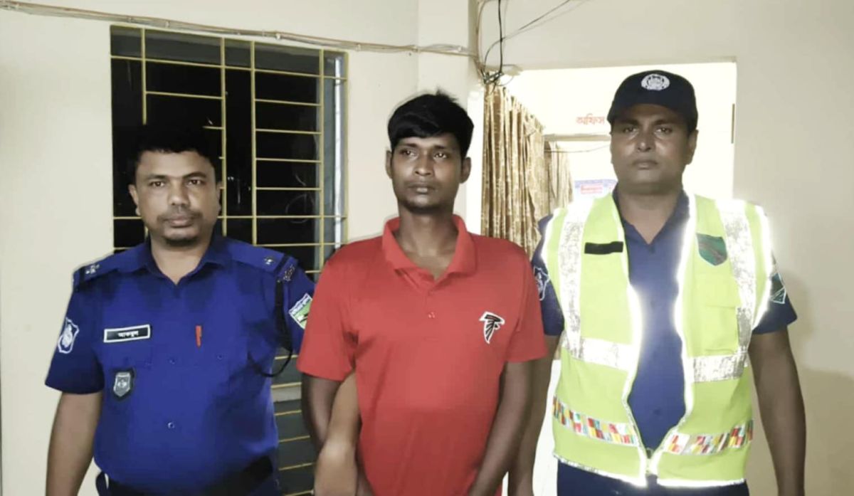 বড়াইগ্রামে মর্মান্তিক সড়ক দুর্ঘটনায় নিহত ৮,  ঘাতক ট্রাক চালক গ্রেফতার