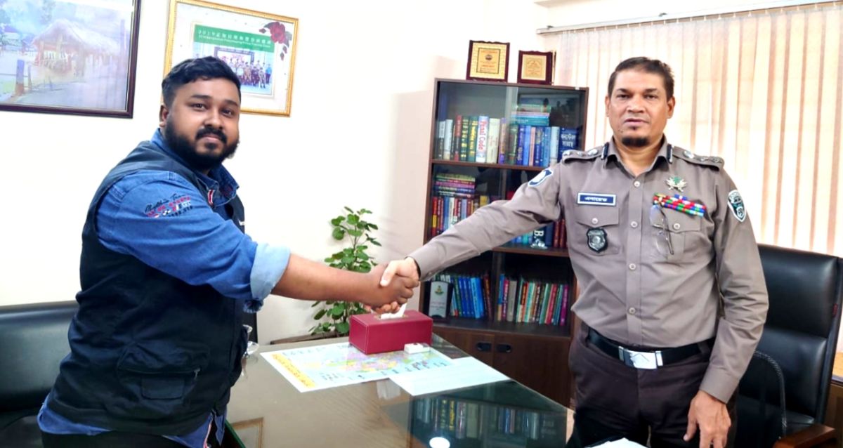 ঢাকা পুলিশের (পিবিআই) অতিরিক্ত ডিআইজি'র সঙ্গে সৌজন্যে সাক্ষাৎ সুজন বেপারী
