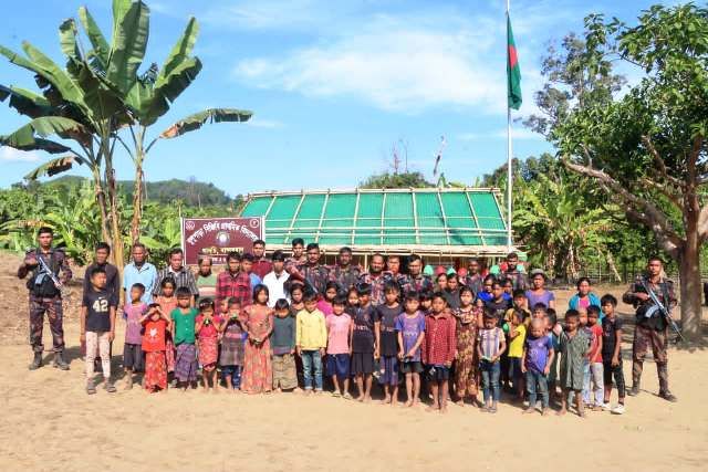 প্রান্তিক জনগোষ্ঠীর শিক্ষা উন্নয়নে বিজিবির মানবিক উদ্যোগ