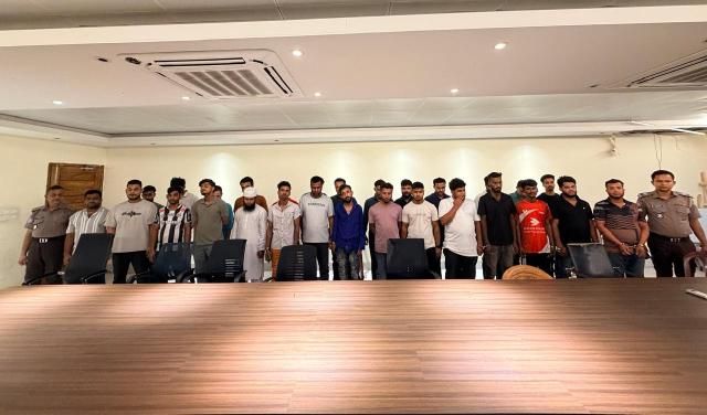 বিশেষ অভিযানে বিভিন্ন অপরাধে জড়িত ৩০ জনকে গ্রেফতার করেছে গুলশান থানা পুলিশ