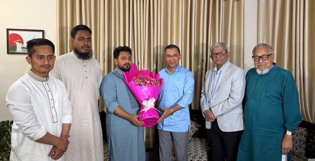 নাহিদ ইসলামের বাসায় বিএনপি চেয়ারম্যান তারেক রহমান