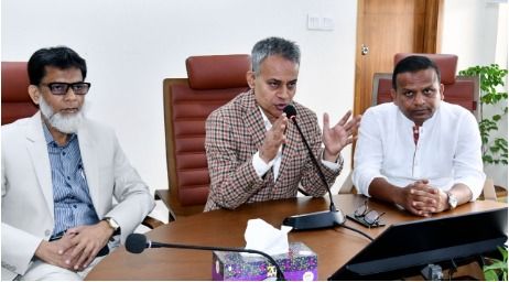 রাষ্ট্রের স্বার্থে নিজেকে নিবেদিত করার আহ্বান সড়ক পরিবহনমন্ত্রীর