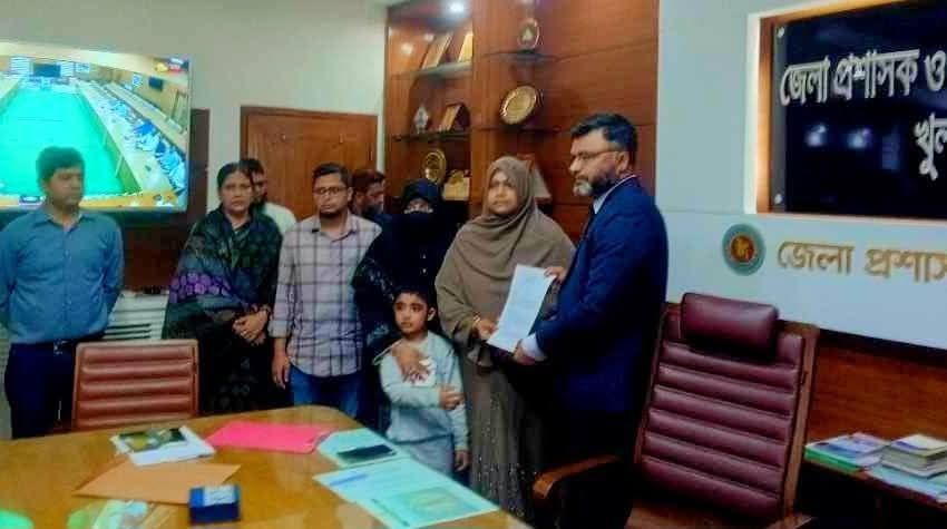 নিখোঁজ ব্যবসায়ি সন্ধান পায়নি পুলিশ. উদ্ধারের দাবিতে প্রধানমন্ত্রীর নিকট স্মারকলিপি দিয়েছে