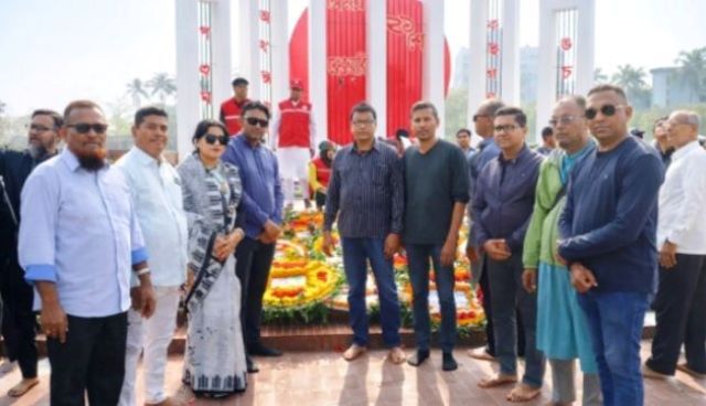 আন্তর্জাতিক মাতৃভাষা দিবসে খুলনা মফস্বল প্রেসক্লাব নেতৃবৃন্দের শ্রদ্ধাঞ্জলি