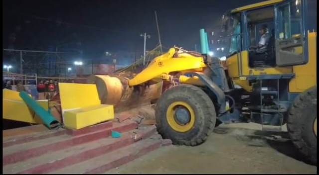 সাভারে আবাসিক এলাকায় অবৈধ মেলা ঘুড়িয়ে দিলো উপজেলা প্রশাসন