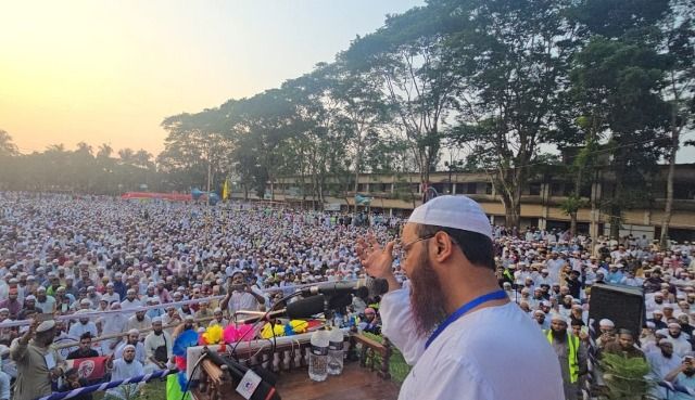 "নীতি আদর্শ ছাড়া,শুধু দেশ, দল ও নেতা পরিবর্তনের মাধ্যমে শান্তি আসতে পারে না": মুফতী সৈয়দ ফয়জুল করীম