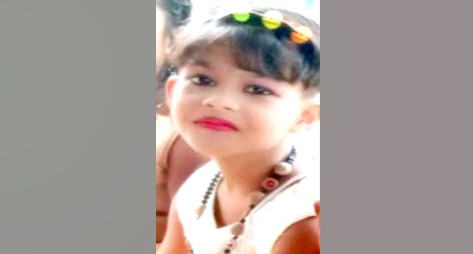 বড়াইগ্রামে ঝড়-বৃষ্টিতে পুরোনো প্রাচীর ধসে এক শিশুর মৃত্যু
