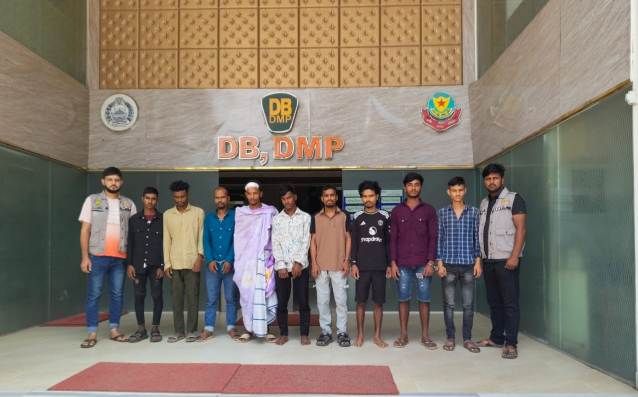 আদাবরে পুলিশ সদস্যের উপর হামলার ঘটনায় নেতৃত্ব দেওয়া কবজি কাটা গ্রুপের দুই ভাইসহ নয়জন গ্রেফতার