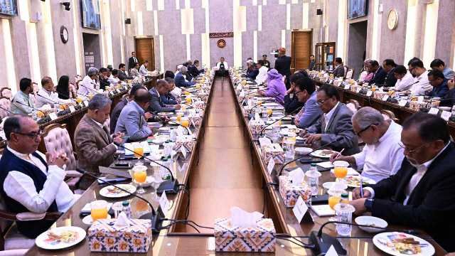 প্রধানমন্ত্রী তারেক রহমানের সভাপতিত্বে মন্ত্রিসভার প্রথম বৈঠক