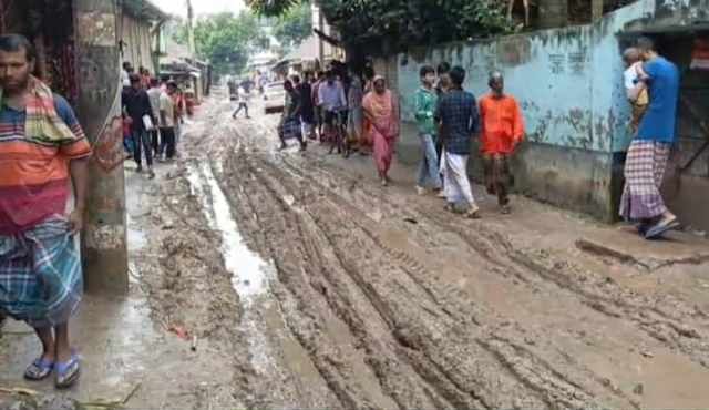 আশুলিয়া ভাদাইলে দীর্ঘ ১৭ বছর ধরে চলছে এলাকাবাসী সীমাহীন দুর্ভোগ