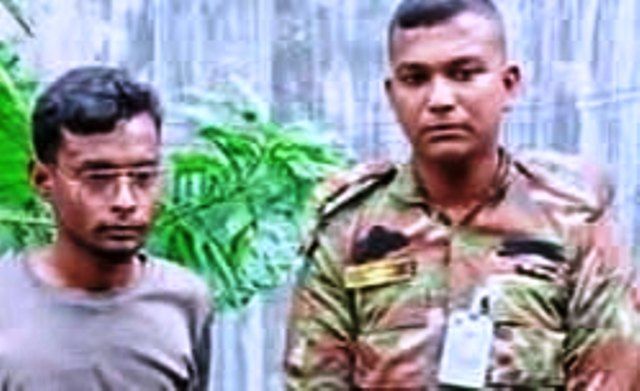 খুলনার রুপসা রহিমনগরে দুই জন ভুয়া ডিজিএফআই সদস্যকে আটক করেছে যৌথবাহিনী