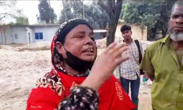 মান্দায় নির্বাচন কর্মকর্তা কর্তৃক এক কলেজ আয়াকে লাঞ্চিতের অভিযোগ
