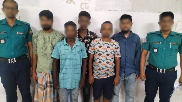 বিভিন্ন অপরাধে জড়িত পাঁচ জনকে গ্রেফতার করেছে মোহাম্মদপুর থানা পুলিশ