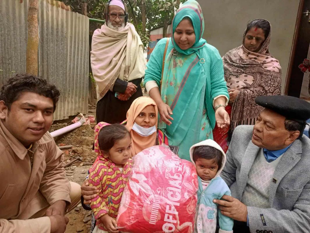 মুন্সীগঞ্জে জনশক্তি উন্নয়ন সংস্থার উদ্যোগে অসহায় প্রতিবন্ধী পরিবারে শীতবস্ত্র ও খাদ্য সহায়তা