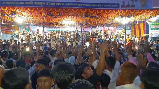 নবীনগর শিবপুরে নূরনগর ডাবল হোন্ডা ফুটবল টুর্নামেন্টের মেগা  ফাইনালে লাখো ফুটবল প্রেমীদের ঢল