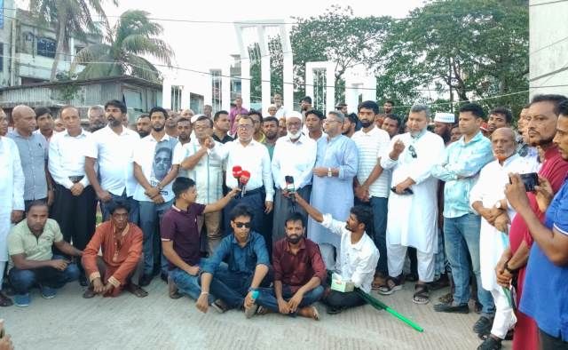 কাঠালিয়ায় শ্রমিক দলের উদ্যোগে জুলাই সনদ বাস্তবায়নে লিফলেট বিতরণ ও আলোচনা সভা