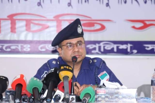 সাতক্ষীরায় সাংবাদিকদের সাথে নবাগত পুলিশ সুপারের মতবিনিময়