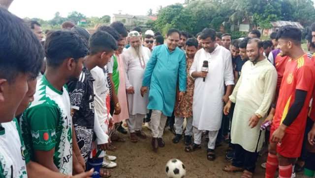 সরাইলে প্রীতি ফুটবল ম্যাচ অনুষ্ঠিত: প্রধান অতিথি এসএন তরুণ দে