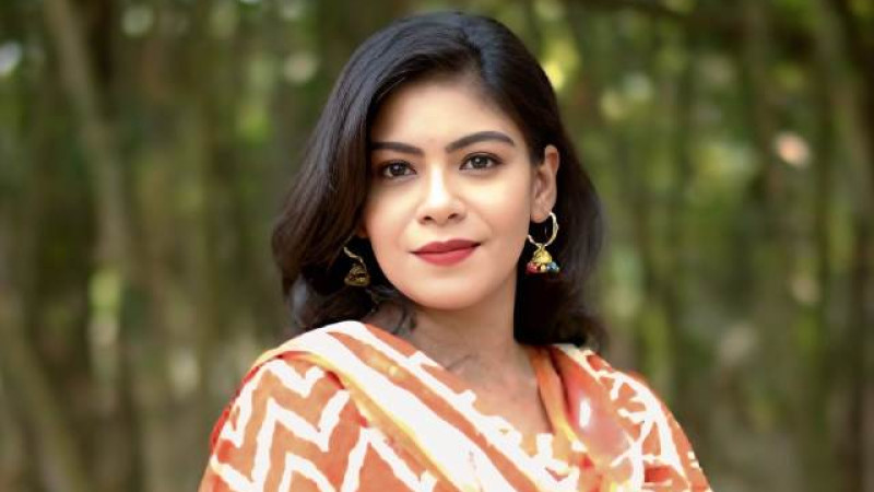 অভিনেত্রী স্নিগ্ধা হোসেইন ‘বাসপ পুরস্কারে’ ভূষিত