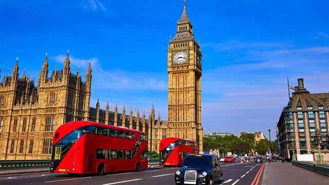 ১৫ বাংলাদেশিকে ফেরত পাঠাল যুক্তরাজ্য