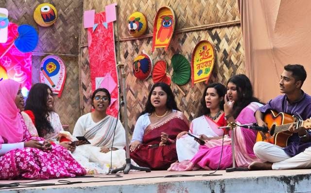 নিটারে কালচারাল ক্লাবের উদ্যোগে গ্রামীণ সজ্জায় নববর্ষ উদযাপন