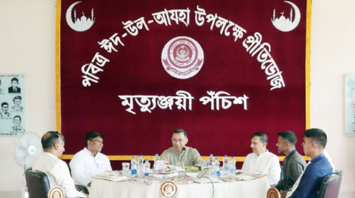 ঈদে সেনাসদস্যদের সঙ্গে প্রীতিভোজে প্রধানমন্ত্রী