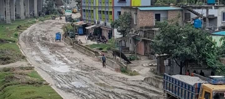 খুলনার মহানগরীর শিপইয়ার্ড লবনচরা ও রুপসা সেতুর বাইপাস সড়কের কাজ বন্ধে পথচারীদের ক্ষোভ