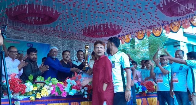 মাগুরায় শহীদ রাব্বী স্মৃতি ফুটবল টুর্নামেন্টে আরাফাত রহমান কোকো স্মৃতি ফুটবল একাদশ চ্যাম্পিয়ন