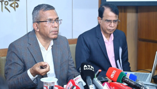 ব্যাংকিং খাতের ৫ লাখ কোটি টাকা চুরি হয়ে গেছে: গভর্নর