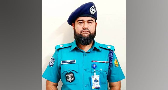 দায়িত্ববোধ ও সাহসিকতার পরিচয় দিলেন পুলিশ কর্মকর্তা সুমন রেজা