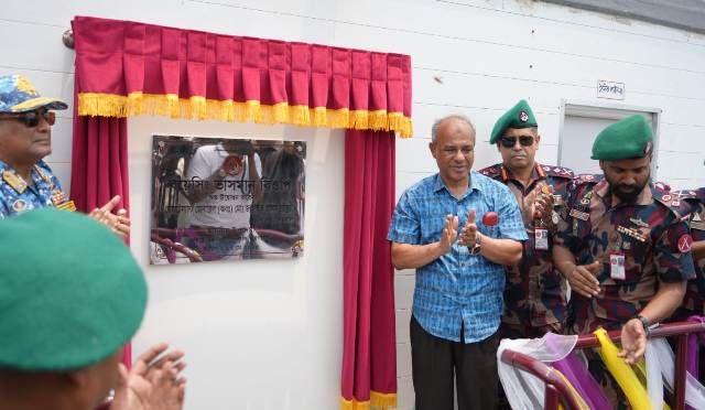 সুন্দরবনে বিজিবির ‘বয়েসিং ভাসমান বিওপি’ উদ্বোধন করলেন স্বরাষ্ট্র উপদেষ্টা