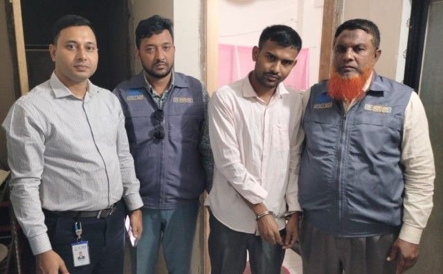 জাল ভিসায় সাইফুলের স্বপ্নভঙ্গ, বাবা খুইয়েছেন টাকা; জালিয়াত চক্রের সদস্যকে গ্রেফতার করলো সিআইডি
