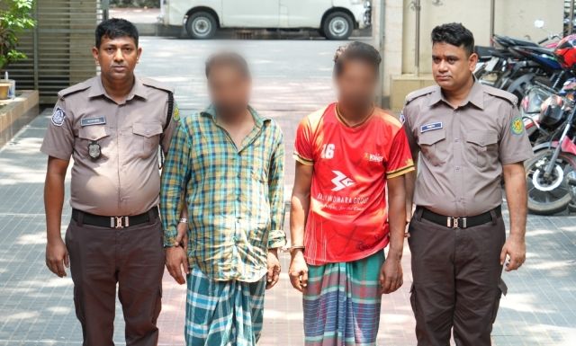 আলোচিত ছিনতাইয়ের ঘটনায় দুইজনকে গ্রেফতার ও মালামাল উদ্ধার করেছে মোহাম্মদপুর থানা পুলিশ