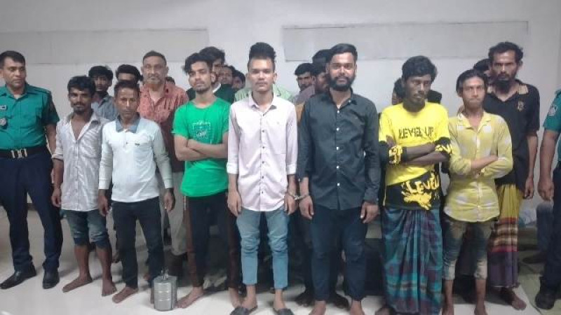 বিশেষ অভিযানে বিভিন্ন অপরাধে জড়িত ৩২ জনকে গ্রেফতার করেছে মোহাম্মদপুর থানা পুলিশ