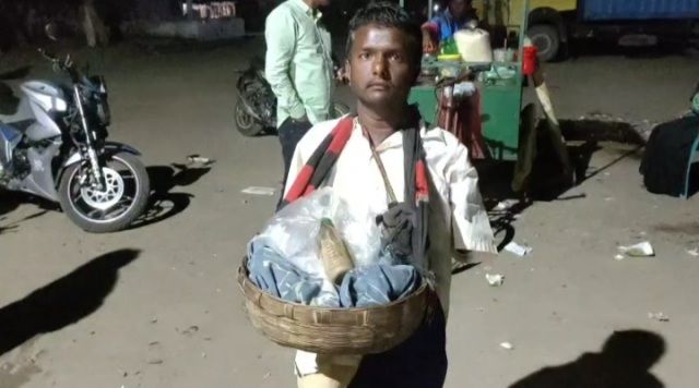 পঙ্গুত্ব তাকে ভিক্ষুক নয়, বানিয়েছে ব্যবসায়ী