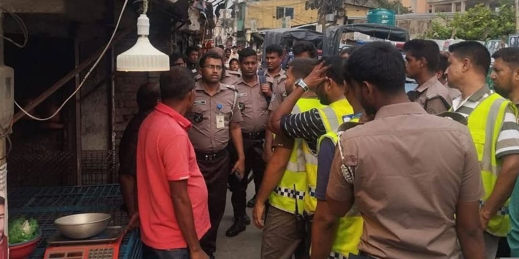 কেএমপির বিশেষ অভিযানে মহানগরীর বিভিন্ন এলাকা থেকে গ্রেফতার ৫৫