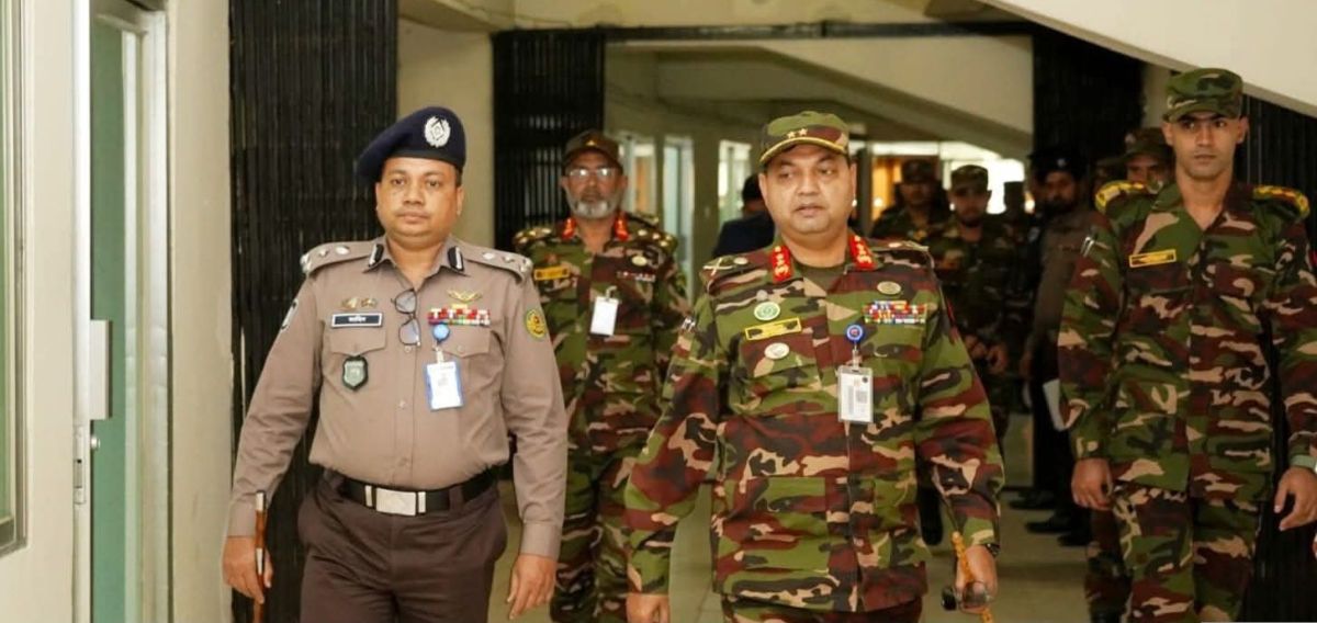 সেনা ও নৌ বাহিনীর সঙ্গে আইন-শৃঙ্খলা সংক্রান্ত বিষয়ক সমন্বয় সভা অনুষ্ঠিত হয়েছে
