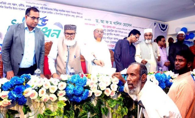 খুলনা নগরীরতে মেট্রোপলিটন মডেল মসজিদ উদ্বোধন করলেন ধর্ম বিষয়ক উপদেষ্টা