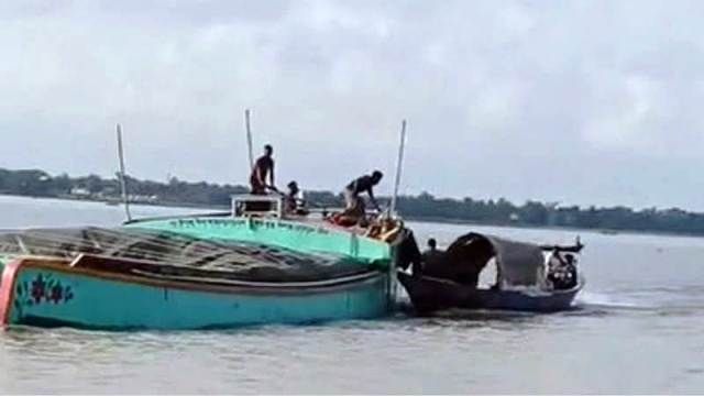শিবালয়ে যমুনা নদীতে চাঁদাবাজি সন্ত্রাসীদের নৌ-চলাচলে বাধা: প্রশাসনের  অভিযানে মুক্ত নৌপথ