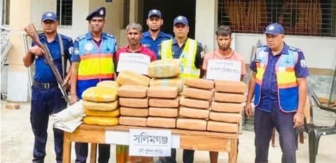 নবীনগরে মেঘনা নদীতে অভিযান চালিয়ে ৭০ কেজি গাঁজা সহ ২ মাদক ব্যবসায়ী গ্রেফতার