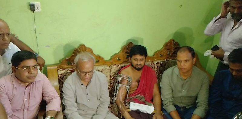 রূপগঞ্জে ছাত্রদল নেতা দোলনের চিকিৎসার দায়িত্ব নিলেন তারেক রহমান