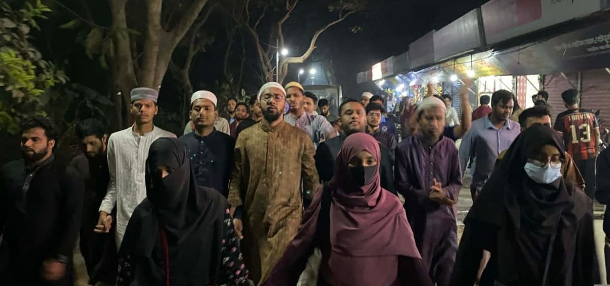 নরসিংদীসহ দেশব্যাপী ধর্ষ/ণ ও অরাজকতার প্রতিবাদে জাকসুর বিক্ষোভ