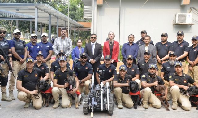 যুক্তরাজ্যের হাইকমিশনার ডিএমপির কাউন্টার টেরোরিজম অ্যান্ড ট্রান্সন্যাশনাল ক্রাইম ইউনিট (সিটিটিসি) পরিদর্শন