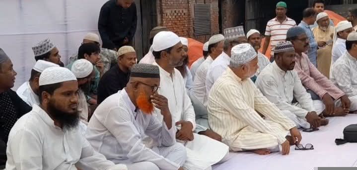 খুলনার লবনচরা ছোট বান্দা সংলগ্ন মেসার্স আরাফাত অটো রাইস মিলে দোয়া মাহফিল অনুষ্ঠিত