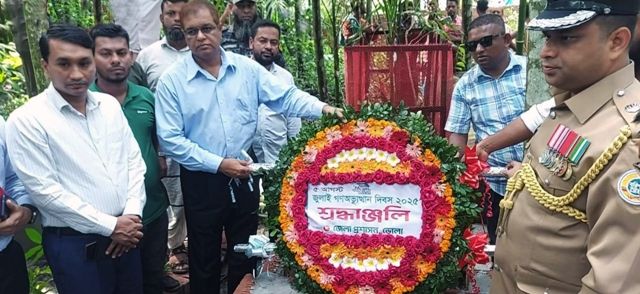 জুলাই অভ্যুত্থানে নিহত ভোলার  শহীদের কবরে শ্রদ্ধা নিবেদন