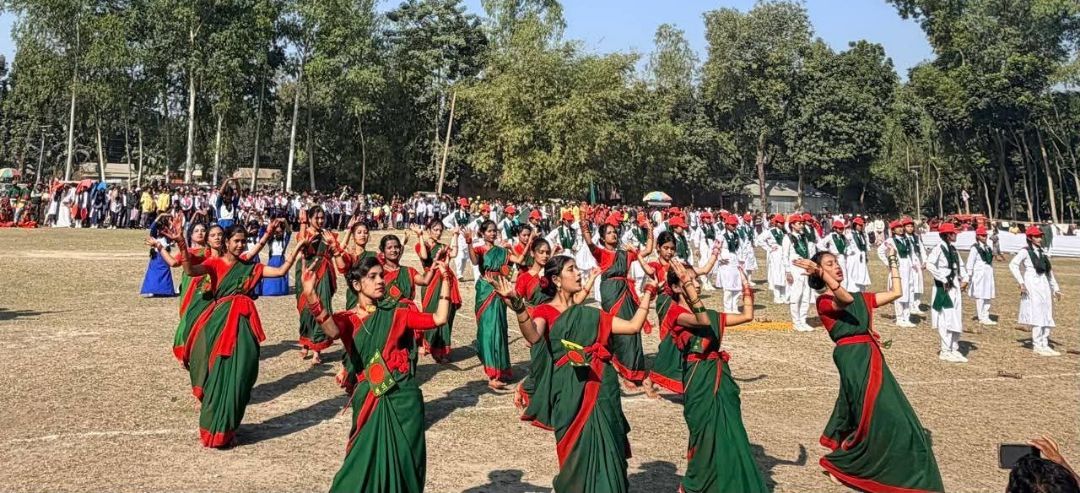 উলিপুরে উৎসবমুখর পরিবেশে বিজয় দিবস উদযাপন