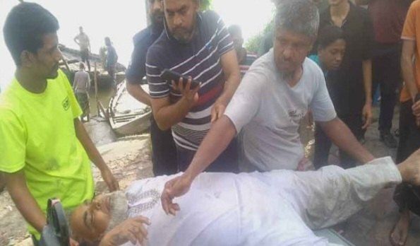 বাগেরহাটে সেতুর নিচ থেকে অচেতন অবস্থায় ব্যবসায়ী উদ্ধার, হাসপাতালে মৃত্যু